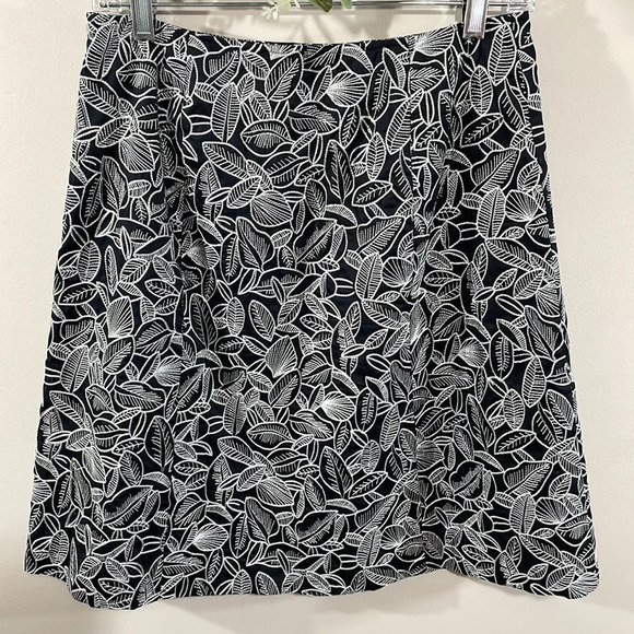 NWOT Talbots Petites Black and White Embroidered Leaf Print A-Line Skirt… - Picture 5 of 15
